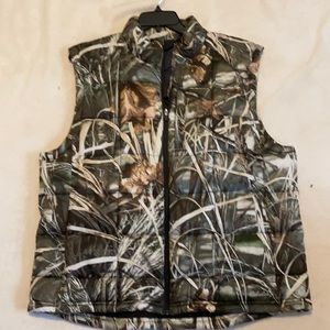 Men’s camo vest